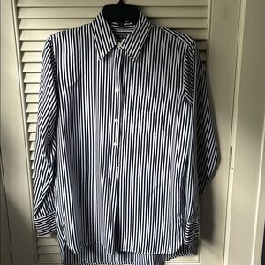 Ralph Lauren navy/white blouse women’s polyester no iron NWOT.